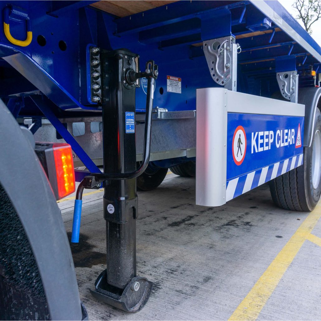 trailer hookup picture of heavy vehicle coupling a trailer safely